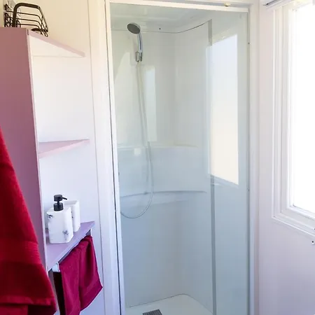 Blue Grass Ranch - Mobilhome Yucca & Jacuzzi مكان تخييم
