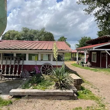 مكان تخييم Blue Grass Ranch - Mobilhome Yucca & Jacuzzi *