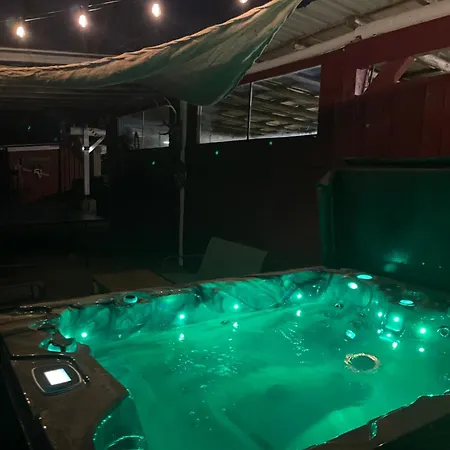 Blue Grass Ranch - Mobilhome Yucca & Jacuzzi Camping