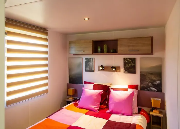 Camping Blue Grass Ranch - Mobilhome Yucca & Jacuzzi Bischoffsheim