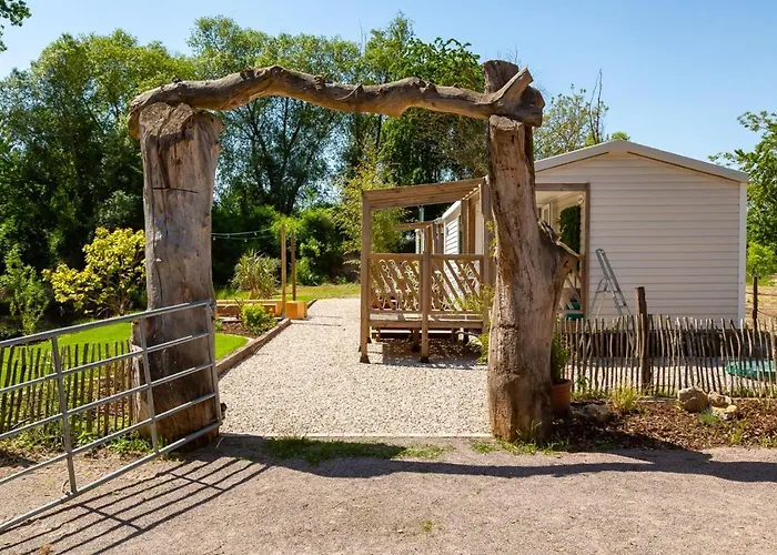 Camping Blue Grass Ranch - Mobilhome Yucca & Jacuzzi *