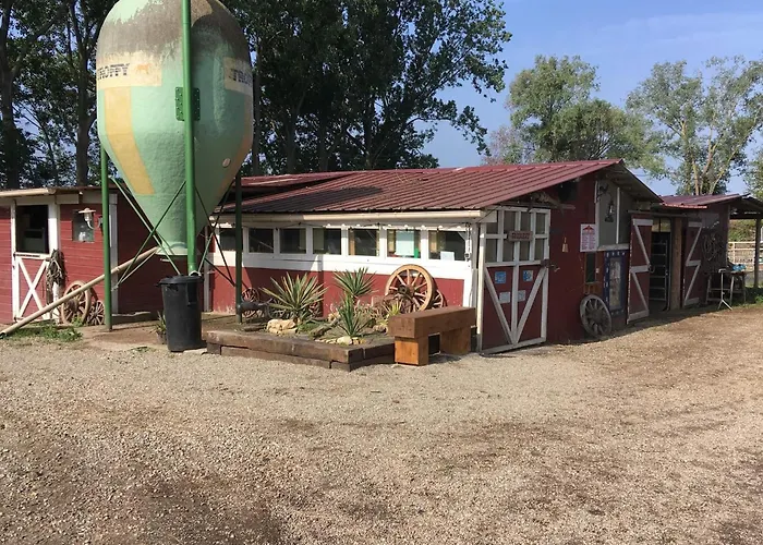 Blue Grass Ranch - Mobilhome Yucca & Jacuzzi Camping